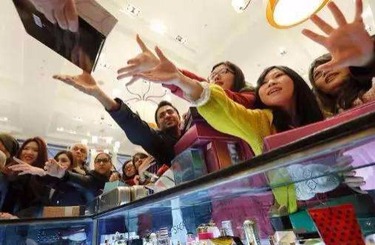 中国美女射精中国人依然爱赴日旅游 消费已由爆买转向网购